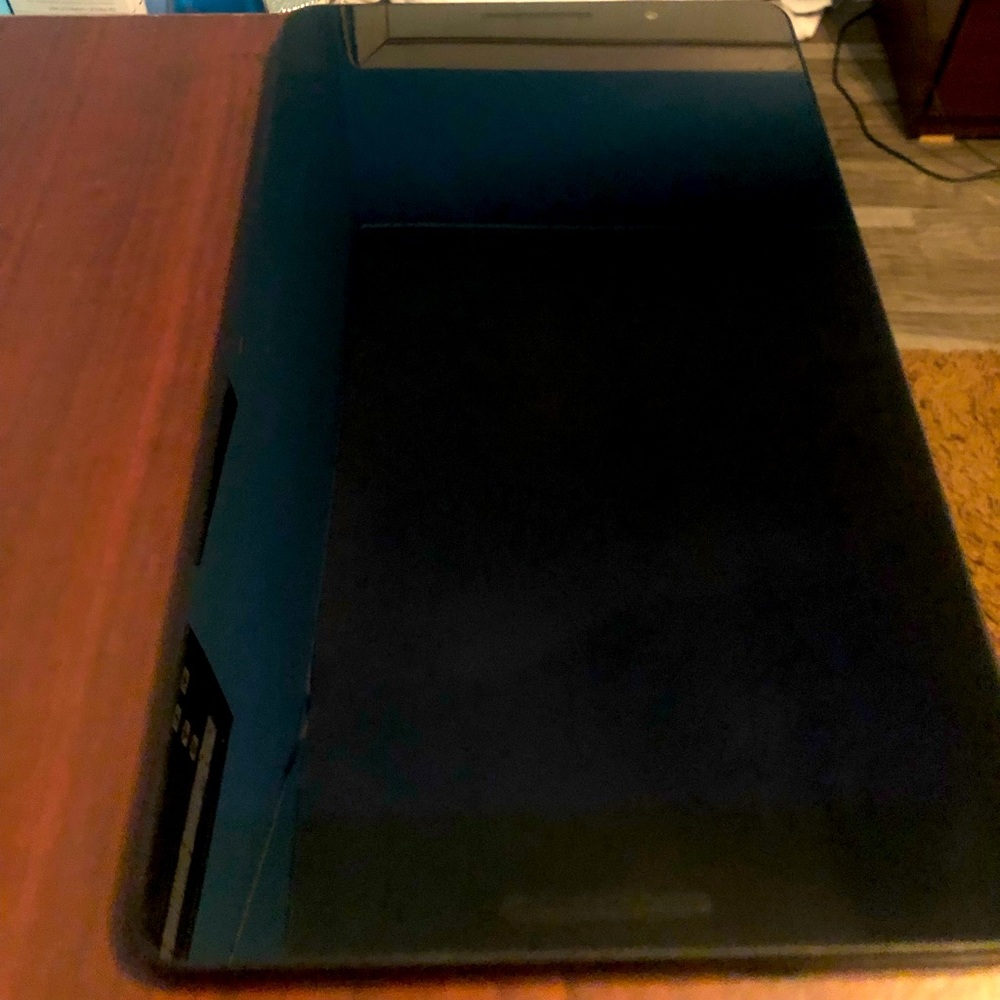 ZTE Tablet - Picture 2 of 2